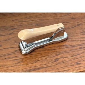 Vintage Ace Cadet Liftop Model 302 Stapler Beige Plastic Top 5"